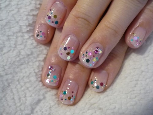 Manucure à la mode aux petits pois: idées et nouveautés photo