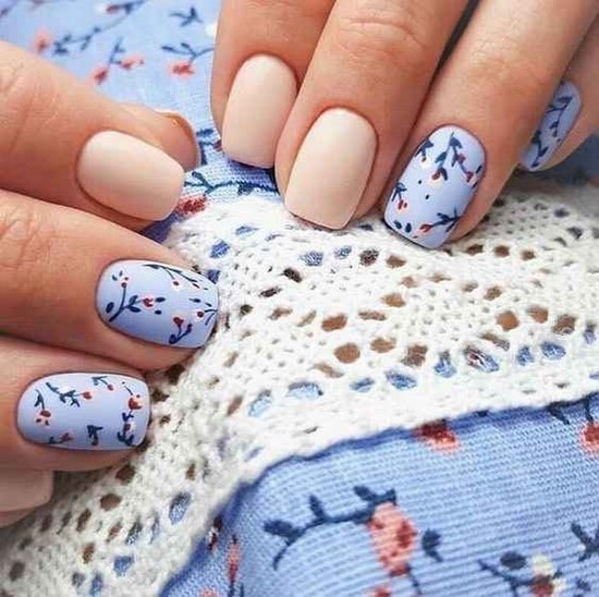 Belle manucure sur les ongles carrés - idées de conception de photos, tendances de la mode