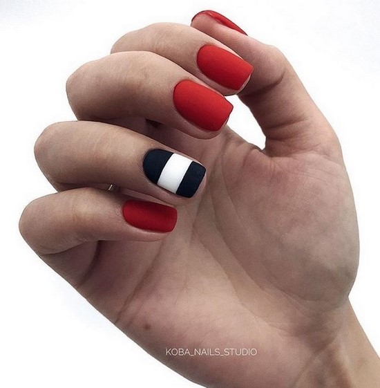 Belle manucure sur les ongles carrés - idées de conception de photos, tendances de la mode