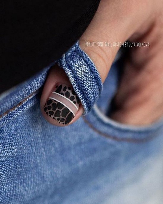 Belle manucure sur les ongles carrés - idées de conception de photos, tendances de la mode