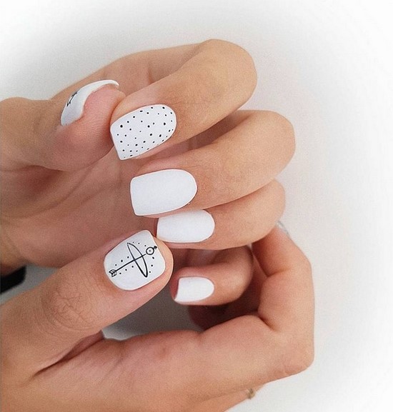 Belle manucure sur les ongles carrés - idées de conception de photos, tendances de la mode