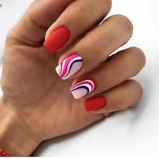 Belle manucure sur les ongles carrés - idées de conception de photos, tendances de la mode