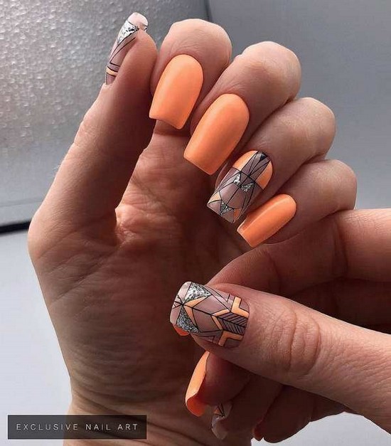 Belle manucure sur les ongles carrés - idées de conception de photos, tendances de la mode