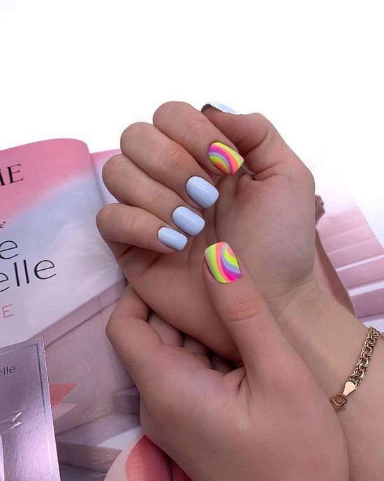 Belle manucure sur les ongles carrés - idées de conception de photos, tendances de la mode