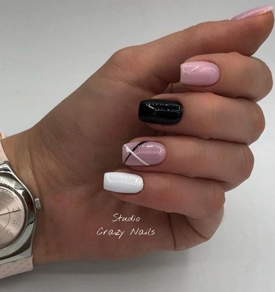 Belle manucure sur les ongles carrés - idées de conception de photos, tendances de la mode