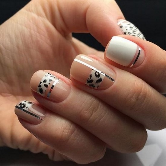 Belle manucure sur les ongles carrés - idées de conception de photos, tendances de la mode