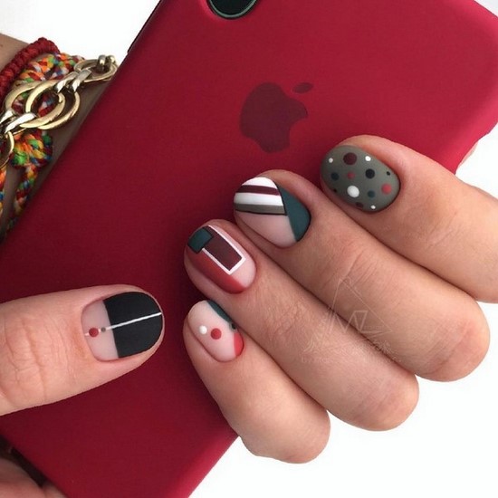 Belle manucure sur les ongles carrés - idées de conception de photos, tendances de la mode