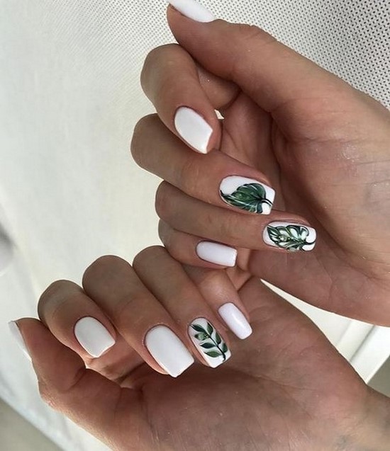 Belle manucure sur les ongles carrés - idées de conception de photos, tendances de la mode