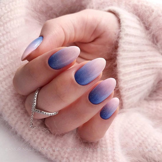 Manucure simple pour les débutants: manucure facile avec un simple vernis dans différentes techniques