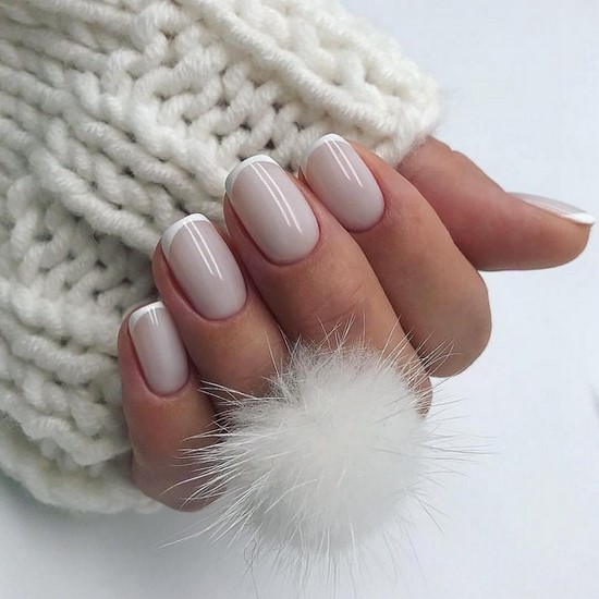 Manucure simple pour les débutants: manucure facile avec un simple vernis dans différentes techniques