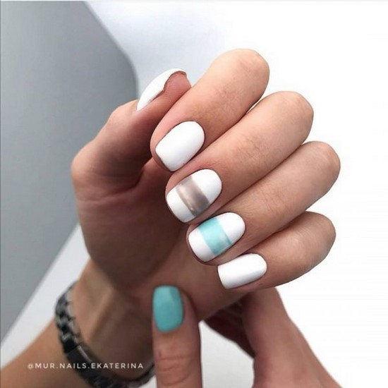 Manucure simple pour les débutants: manucure facile avec un simple vernis dans différentes techniques