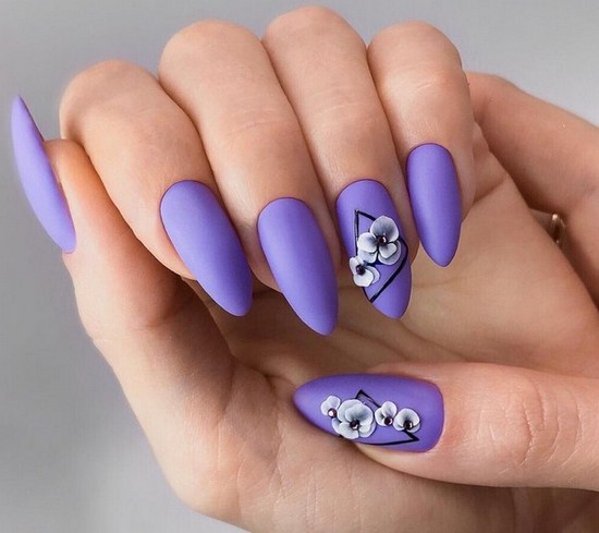 Manucure simple pour les débutants: manucure facile avec un simple vernis dans différentes techniques