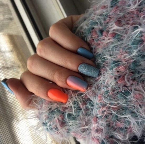 Manucure simple pour les débutants: manucure facile avec un simple vernis dans différentes techniques