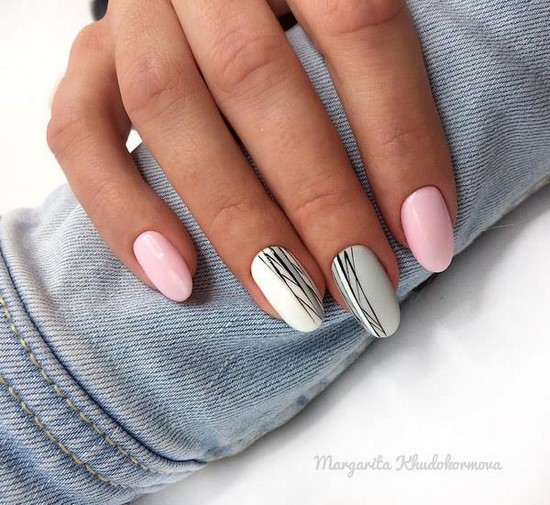 Manucure simple pour les débutants: manucure facile avec un simple vernis dans différentes techniques