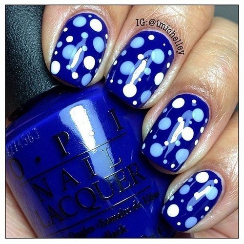 Manucure à la mode aux petits pois: idées et nouveautés photo