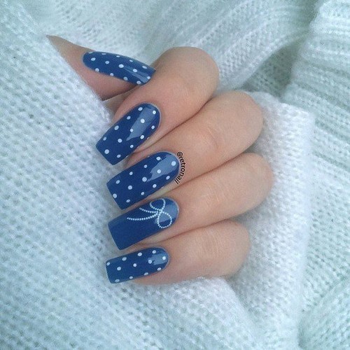 Manucure à la mode aux petits pois: idées et nouveautés photo