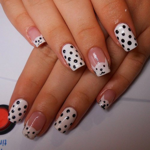 Manucure à la mode aux petits pois: idées et nouveautés photo
