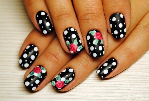 Manucure à la mode aux petits pois: idées et nouveautés photo