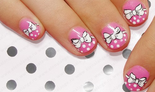 Manucure à la mode aux petits pois: idées et nouveautés photo