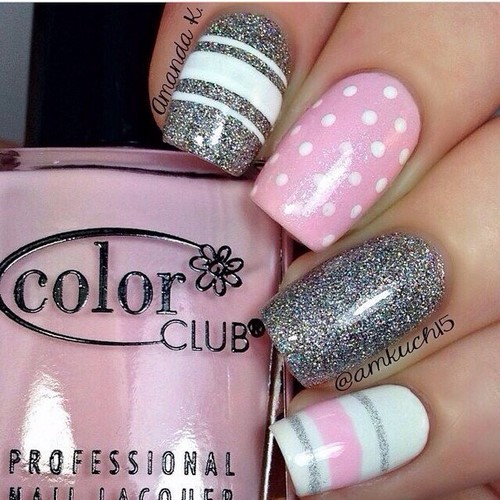 Manucure à la mode aux petits pois: idées et nouveautés photo