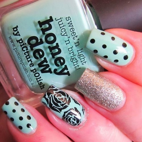 Manucure à la mode aux petits pois: idées et nouveautés photo