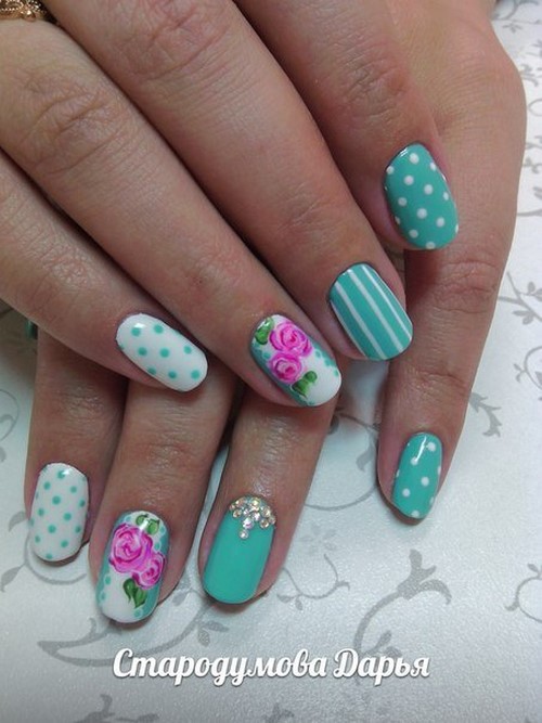 Manucure à la mode aux petits pois: idées et nouveautés photo