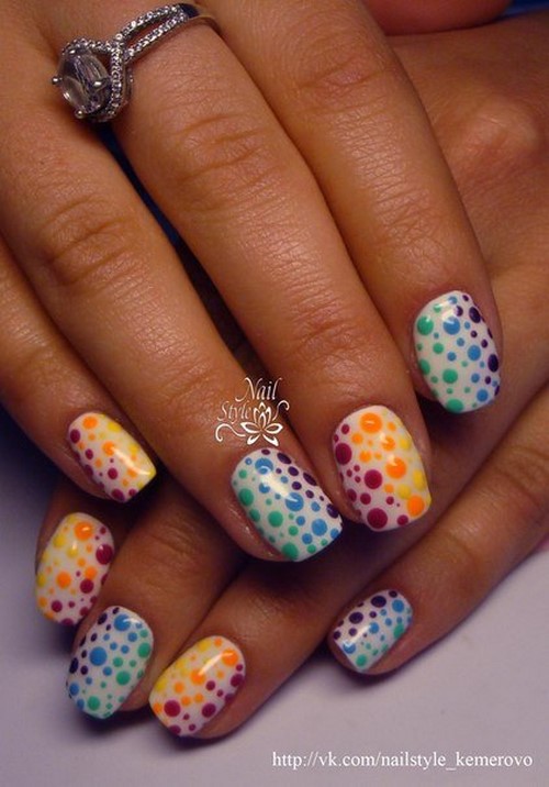 Manucure à la mode aux petits pois: idées et nouveautés photo