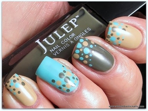 Manucure à la mode aux petits pois: idées et nouveautés photo