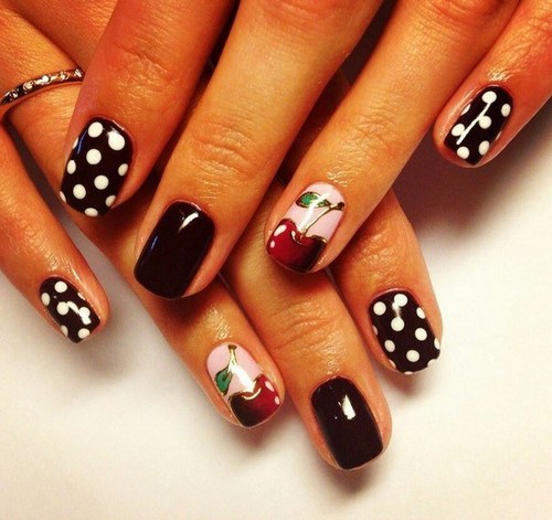 Manucure à la mode aux petits pois: idées et nouveautés photo