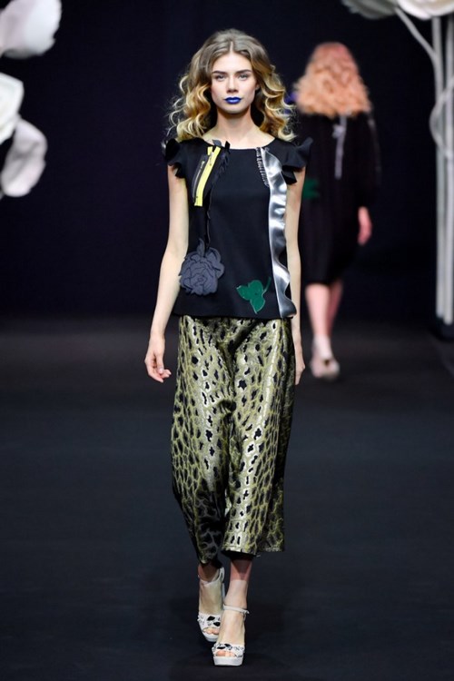 Blouses à la mode pour femmes pour tous les goûts - photos, tendances, idées d'images