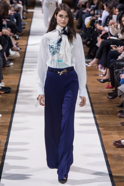 Blouses à la mode pour femmes pour tous les goûts - photos, tendances, idées d'images