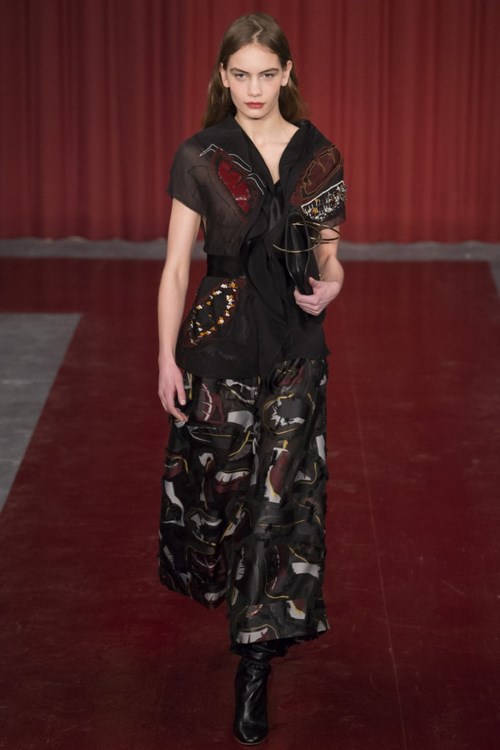 Blouses à la mode pour femmes pour tous les goûts - photos, tendances, idées d'images