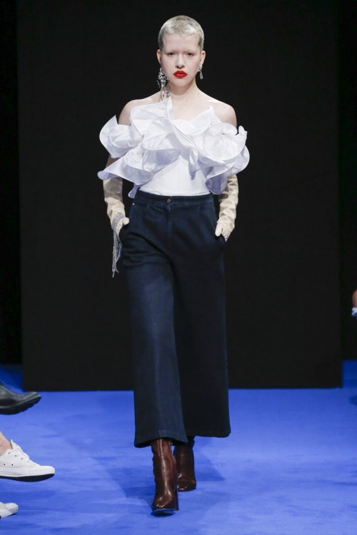 Blouses à la mode pour femmes pour tous les goûts - photos, tendances, idées d'images