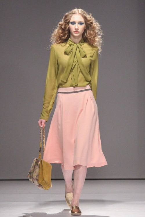 Blouses à la mode pour femmes pour tous les goûts - photos, tendances, idées d'images