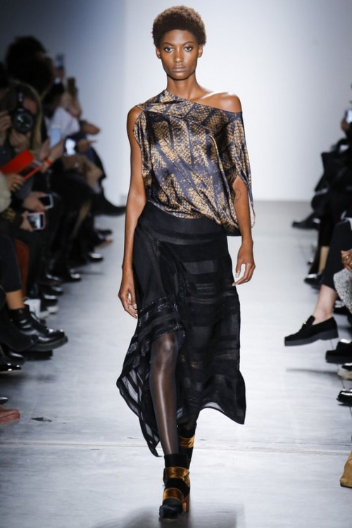 Blouses à la mode pour femmes pour tous les goûts - photos, tendances, idées d'images