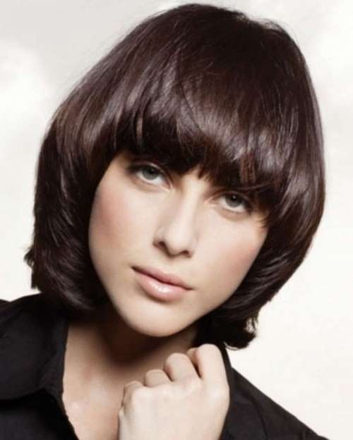 Coupes de cheveux à la mode pour les cheveux moyens - photos, tendances, idées de style