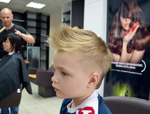 Coupes de cheveux à la mode pour les garçons. Idées de coupes de cheveux photo, tendances, tendances