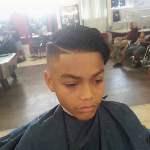 Coupes de cheveux à la mode pour les garçons. Idées de coupes de cheveux photo, tendances, tendances