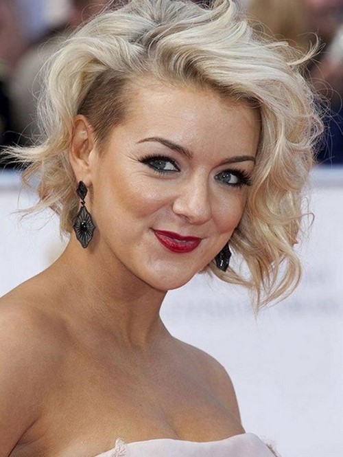 Coupes de cheveux à la mode pour les cheveux moyens - photos, tendances, idées de style