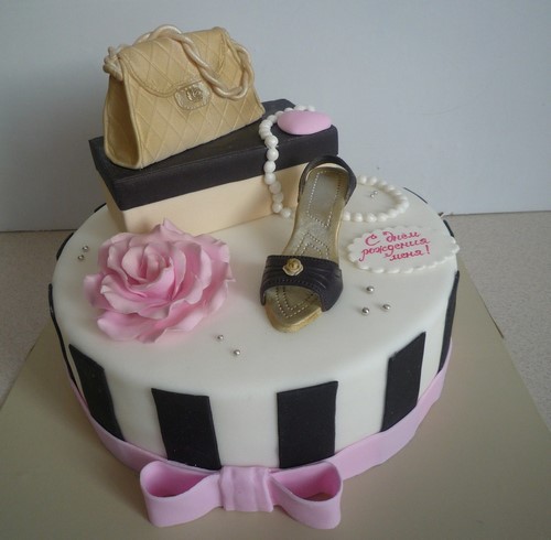 Beaux gâteaux d'anniversaire. De superbes photos d'idées de décoration de gâteaux