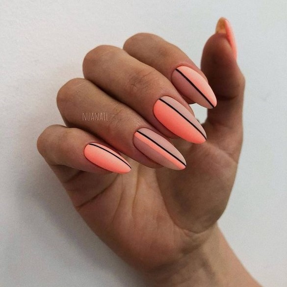 Conception d'ongles pointus: ongles pointus à la mode - idées de photos dans différentes techniques