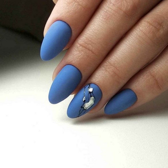 Conception d'ongles pointus: ongles pointus à la mode - idées de photos dans différentes techniques