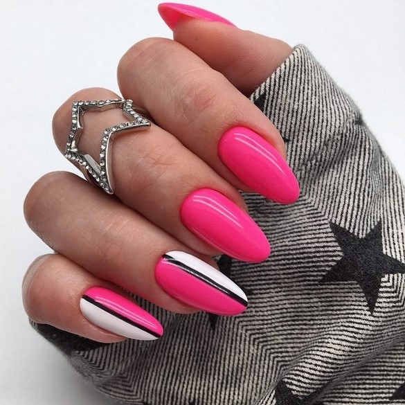 Conception d'ongles pointus: ongles pointus à la mode - idées de photos dans différentes techniques