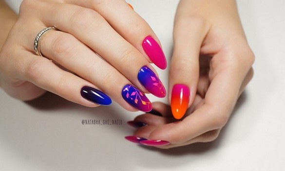 Conception d'ongles pointus: ongles pointus à la mode - idées de photos dans différentes techniques