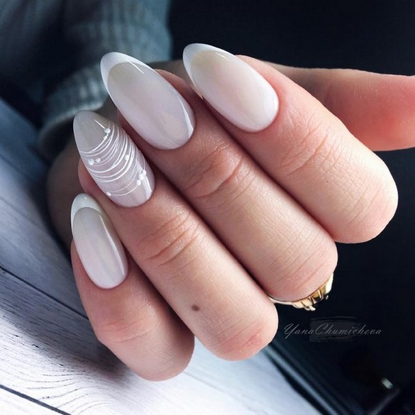 Conception d'ongles pointus: ongles pointus à la mode - idées de photos dans différentes techniques