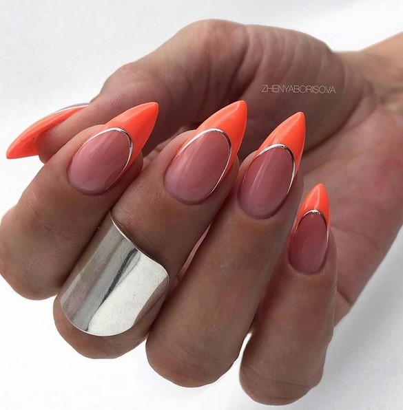 Conception d'ongles pointus: ongles pointus à la mode - idées de photos dans différentes techniques