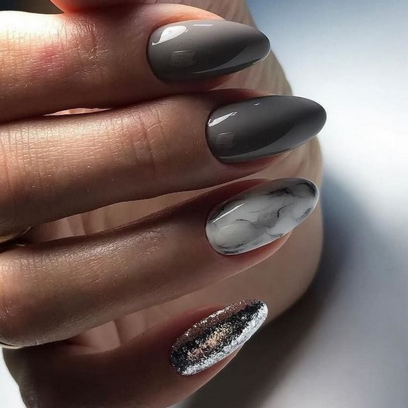 Conception d'ongles pointus: ongles pointus à la mode - idées de photos dans différentes techniques