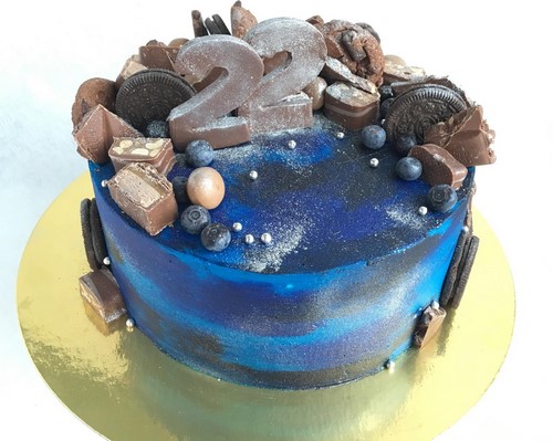 Beaux gâteaux d'anniversaire. De superbes photos d'idées de décoration de gâteaux