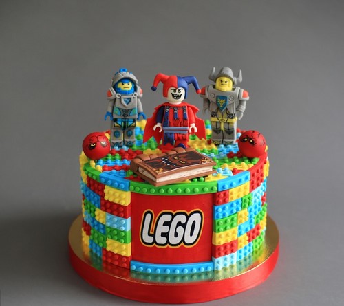 Beaux gâteaux d'anniversaire. De superbes photos d'idées de décoration de gâteaux