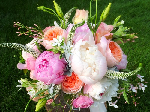 Les plus beaux bouquets de pivoines: design, tendances florales, idées de design